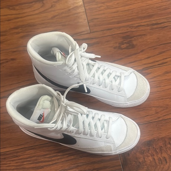 Nike White High-Top Blazers - Picture 5 of 5